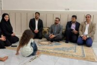 دیدار مسئولان قضایی و رئیس بهزیستی عسلویه با یکی از مددجویان تحت پوشش