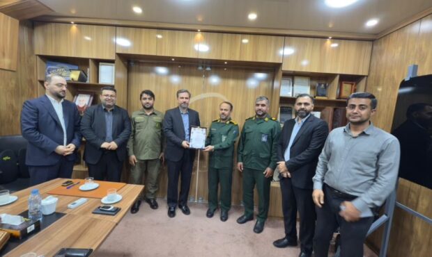 قدردانی فرمانده سپاه عسلویه از تلاش‌های مدیر عامل پازارگاد در حمایت از فعالیت‌های فرهنگی و مذهبی