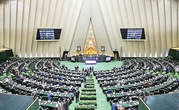 تأکید کمیسیون انرژی مجلس بر رفع موانع تأمین مالی و تجهیزاتی پتروشیمیهای آسیبدیده تأکید کمیسیون انرژی مجلس بر رفع موانع تأمین مالی و تجهیزاتی پتروشیمیهای آسیبدیده