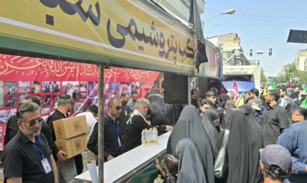 برپایی موکب خدمت‌رسانی شرکت پتروشیمی سبلان در آیین وداع با رهبر شهید
