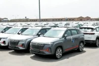 تعرفه ۱۰۰ درصدی واردات خودرو؛ فشار تازه بر خریداران خودرو 