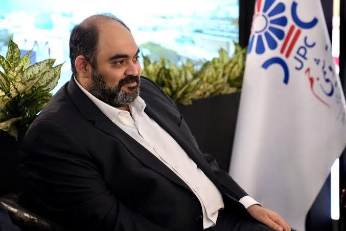 دکتر امیر اکبری؛ تجلیِ خودباوری در صنعت؛ نماد شایسته‌سالاری بومی در تراز ملی
