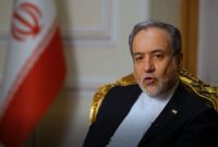 دلایل نمایندگان برای استیضاح وزیر خارجه: برای انتقال پیام یک روز کافی بود، چرا عراقچی دو هفته نیویورک ماند؟