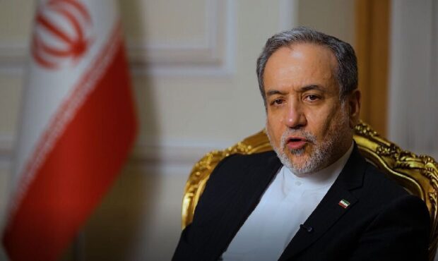 دلایل نمایندگان برای استیضاح وزیر خارجه: برای انتقال پیام یک روز کافی بود، چرا عراقچی دو هفته نیویورک ماند؟